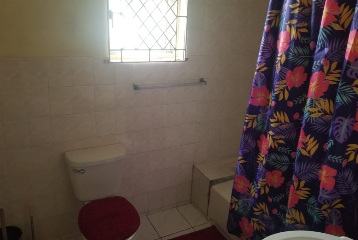 Tenth image of 525 Fort Totten Drive in Bridgeport, St. Catherine, Jamaica - property is For Sale