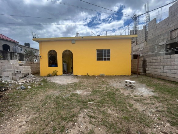 First image of 52-415 Grenada Glade, Portmore v in Gregory Park, St. Catherine, Jamaica - property is For Sale