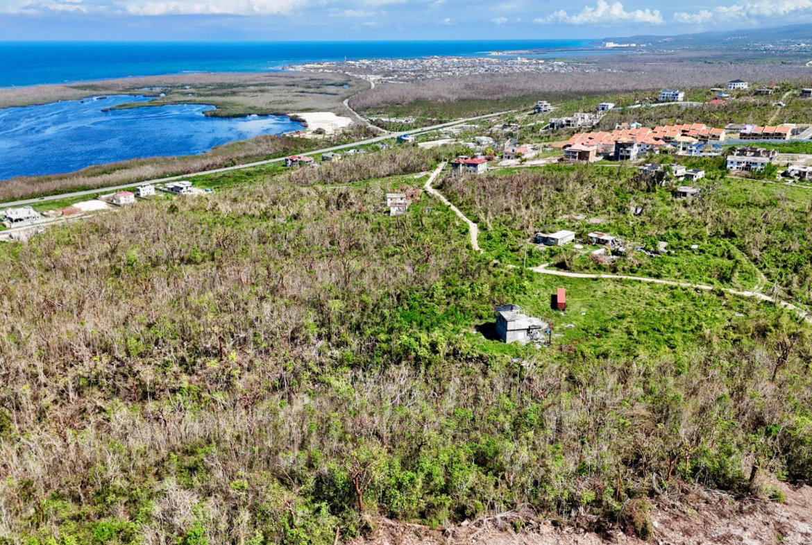 Fourth image of 4 Greenside, Lakeside Close in Greenside, Trelawny, Jamaica - property is For Sale