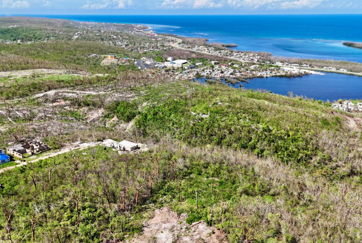 Sixth image of 4 Greenside, Lakeside Close in Greenside, Trelawny, Jamaica - property is For Sale