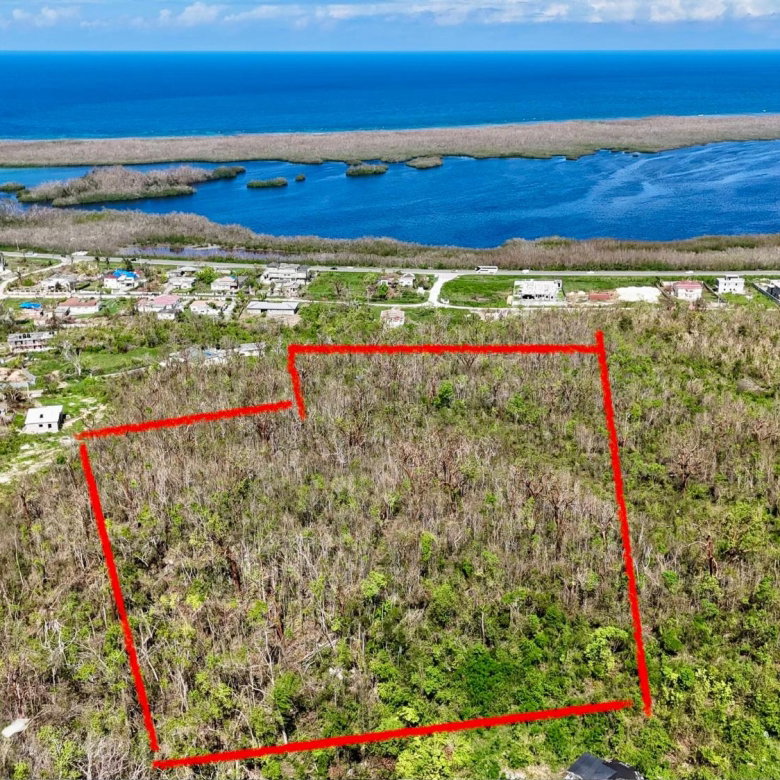 First image of 4 Greenside, Lakeside Close in Greenside, Trelawny, Jamaica - property is For Sale