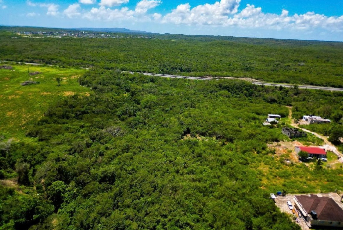 Second image of Toby Abbots in Inverness, Clarendon, Jamaica - property is For Sale