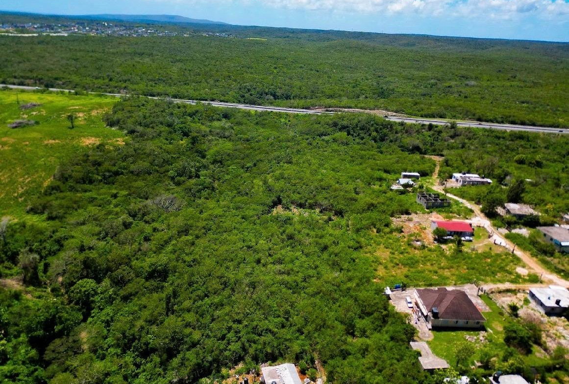 Sixth image of Toby Abbots in Inverness, Clarendon, Jamaica - property is For Sale