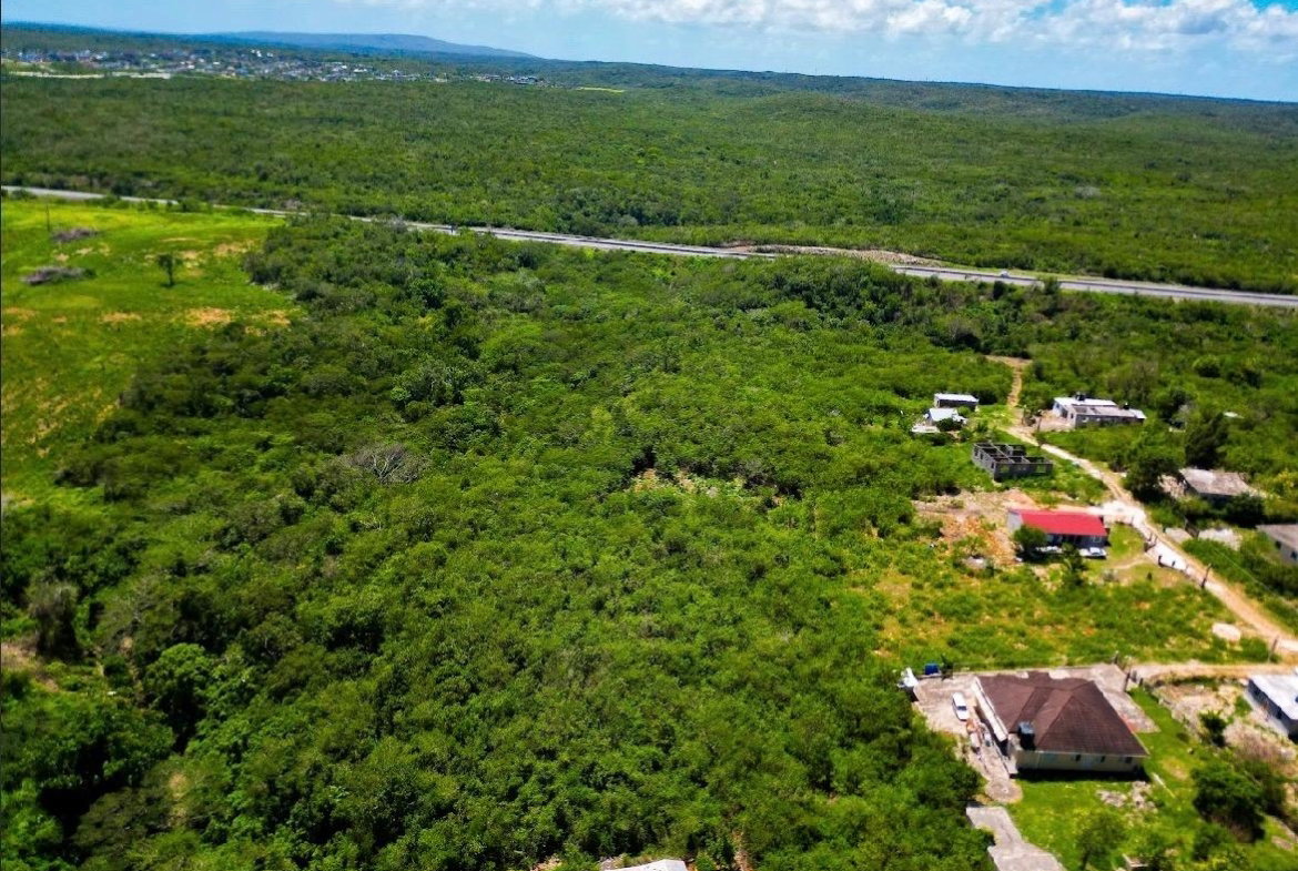 Seventh image of Toby Abbots in Inverness, Clarendon, Jamaica - property is For Sale