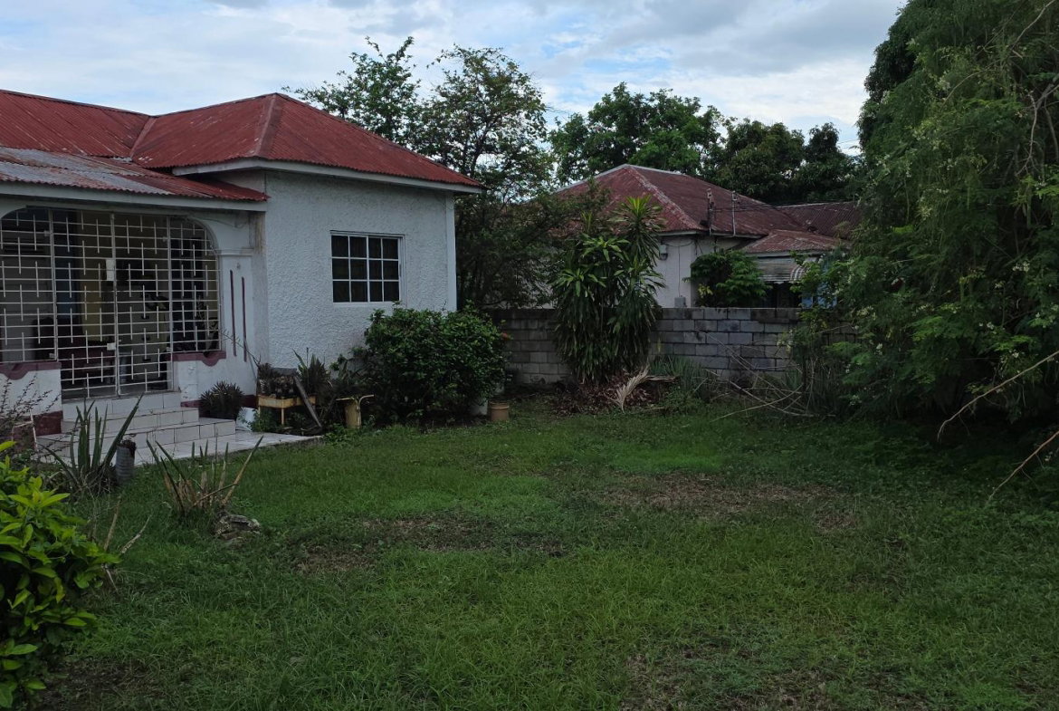Twelfth image of 6 Kings Avenue in Kingston 10, St. Andrew, Jamaica - property is For Sale