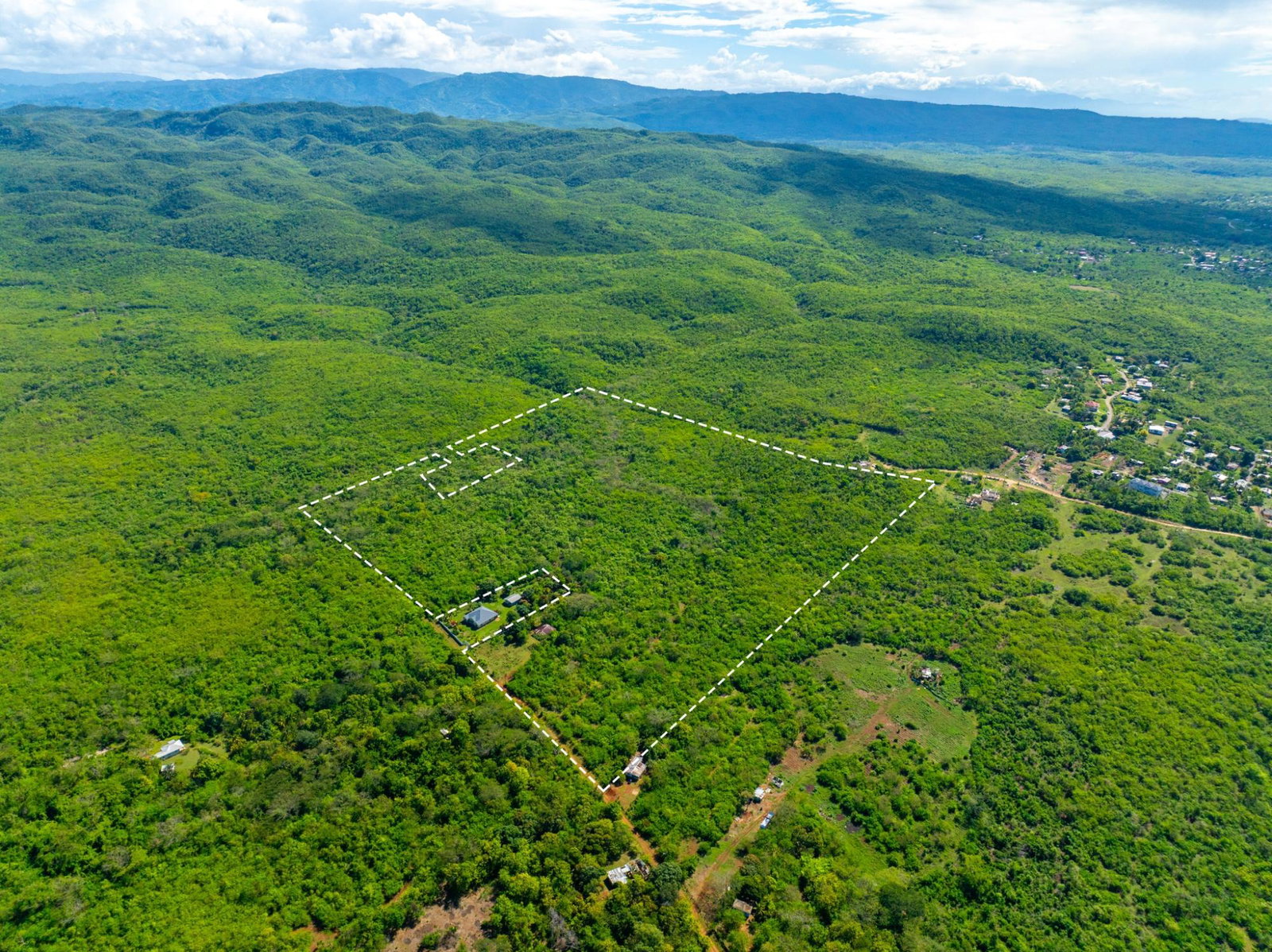 Ninth image of Denbigh, Clarendon in Denbigh, Clarendon, Jamaica - property is For Sale