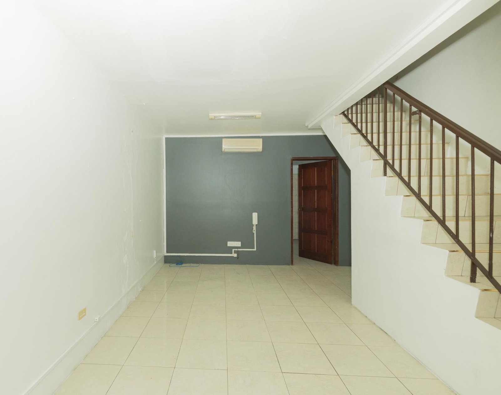 Fourth image of 1d-1e Braemar Avenue in Kingston 5, St. Andrew, Jamaica - property is For Rent