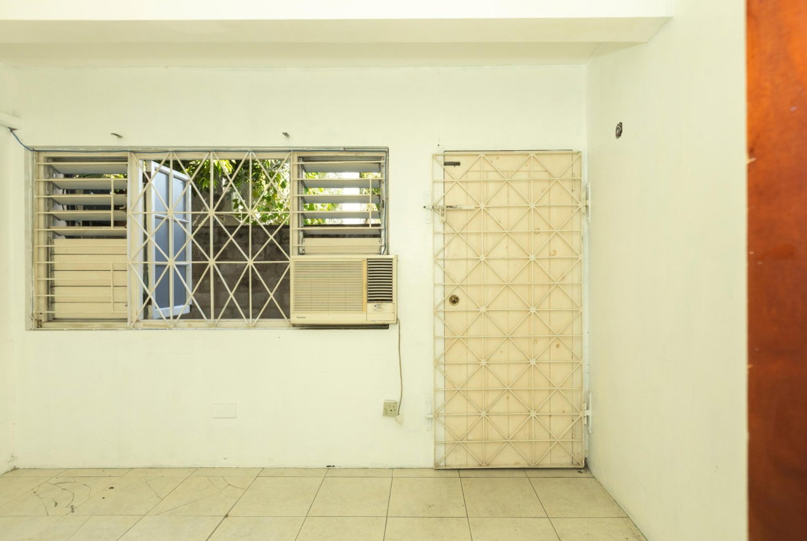 Sixth image of 1d-1e Braemar Avenue in Kingston 5, St. Andrew, Jamaica - property is For Rent