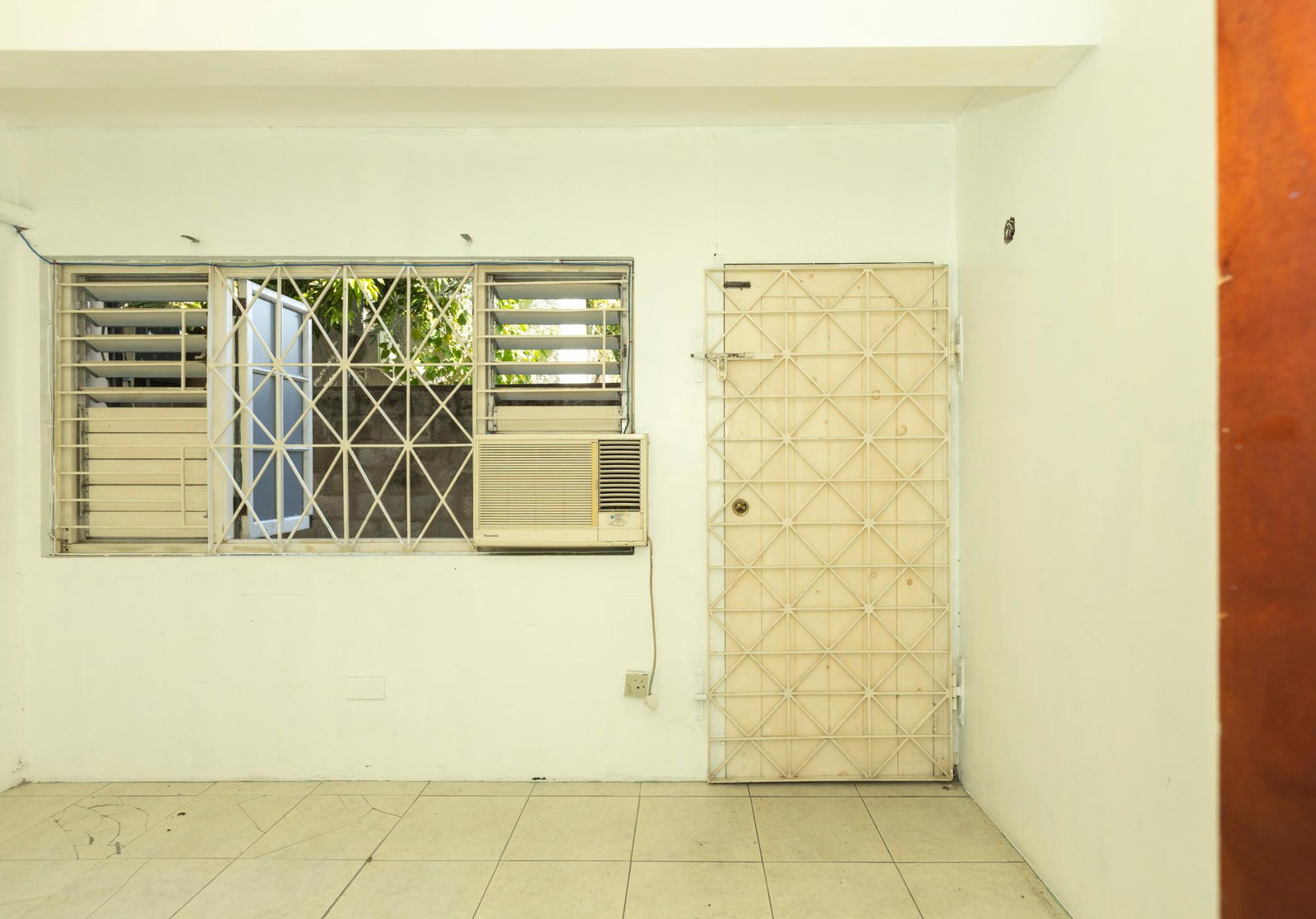 Sixth image of 1d-1e Braemar Avenue in Kingston 5, St. Andrew, Jamaica - property is For Rent