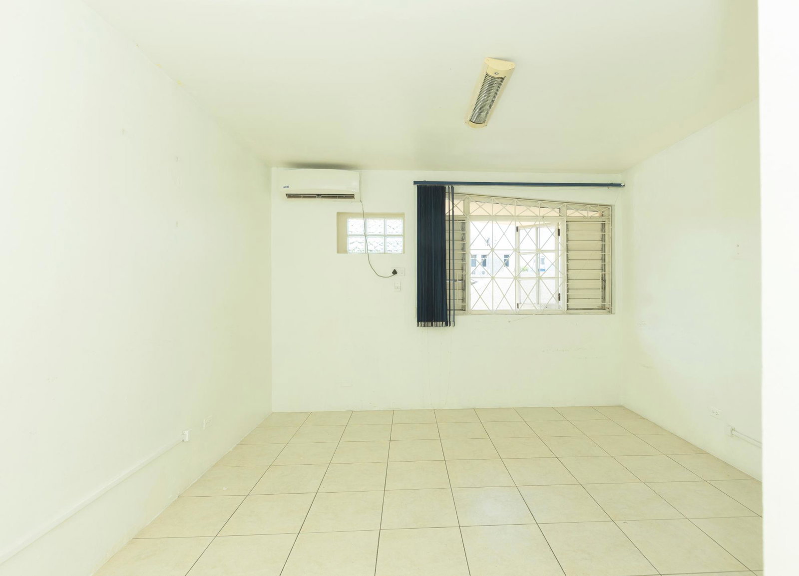 Seventh image of 1d-1e Braemar Avenue in Kingston 5, St. Andrew, Jamaica - property is For Rent