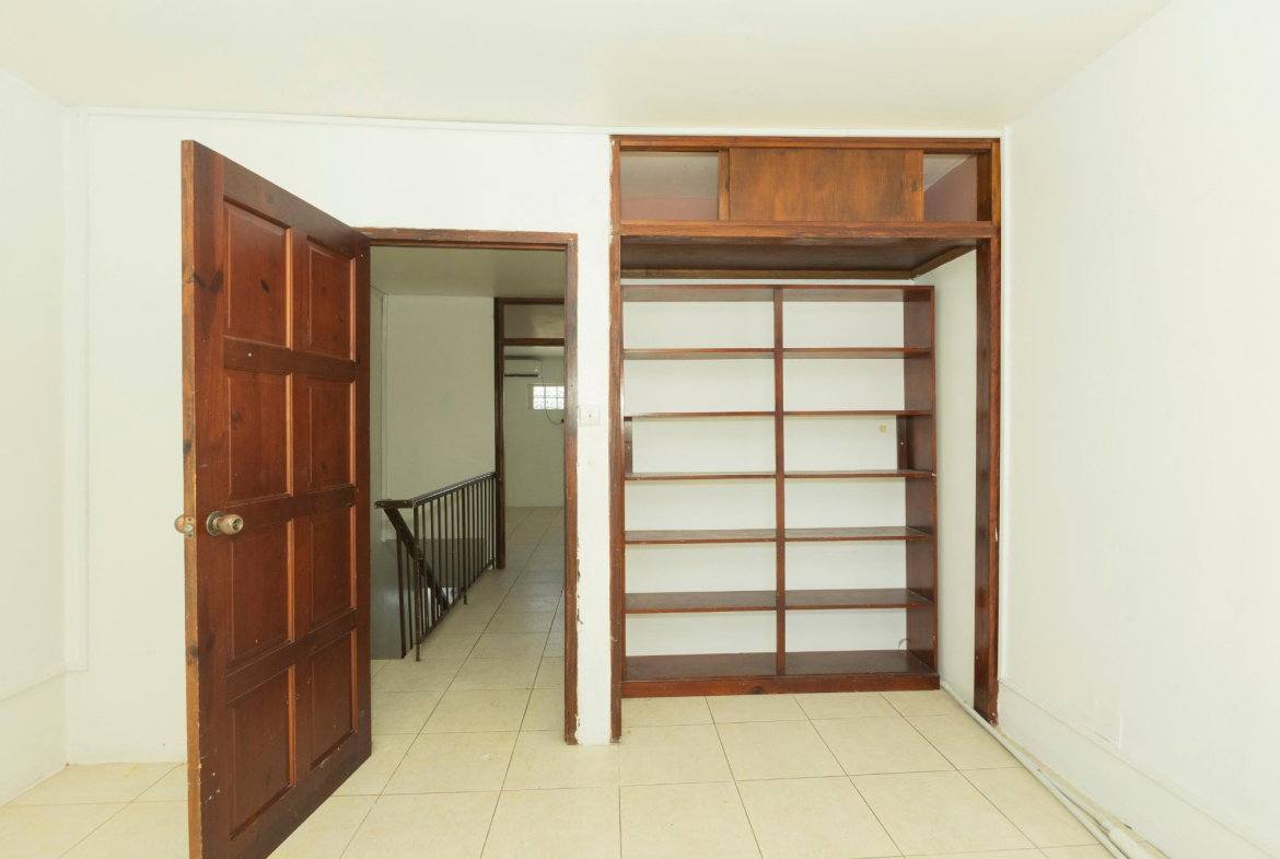 Ninth image of 1d-1e Braemar Avenue in Kingston 5, St. Andrew, Jamaica - property is For Rent