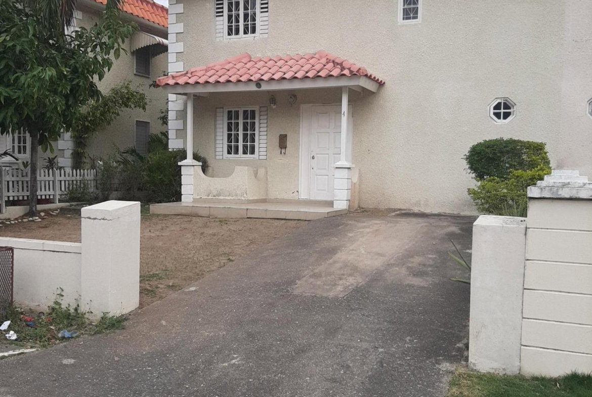 Fourth image of 4-4 Munroe Close in Kingston 6, St. Andrew, Jamaica - property is For Sale