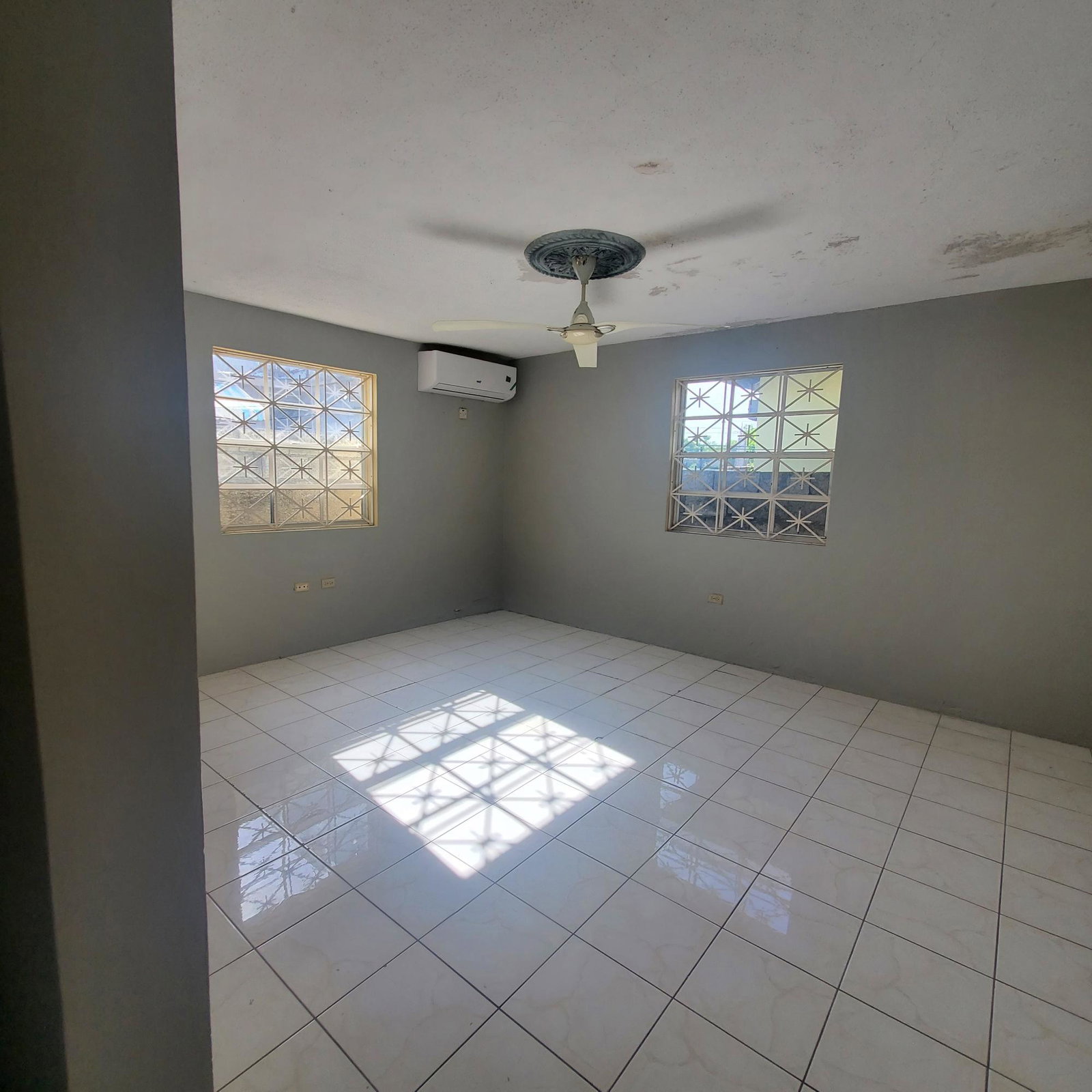 Fifth image of 6 East Calder Portmore in Greater Portmore, St. Catherine, Jamaica - property is For Sale