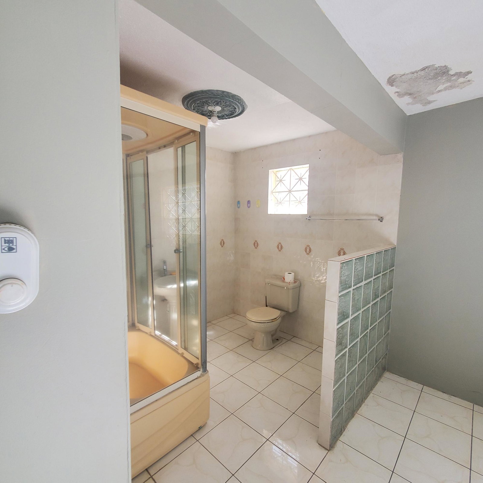 Sixth image of 6 East Calder Portmore in Greater Portmore, St. Catherine, Jamaica - property is For Sale