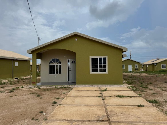 First image of 1538-60 Paprika Drive, Phoenix pa in Phoenix Park, St. Catherine, Jamaica - property is For Rent