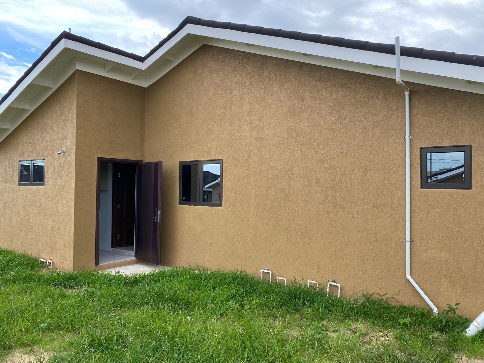 Seventh image of 149- Oak Estate in Bernard Lodge, St. Catherine, Jamaica - property is For Rent