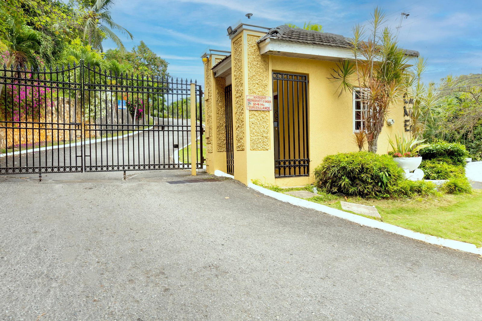 Casa-Monte-Estate-St.-Andrew-Jamaica-6-Bedroom-Resort-Villa-for-Sale Second image of 20- Casa Monte Estate Old st in Kingston 9, St. Andrew, Jamaica - property is For Sale