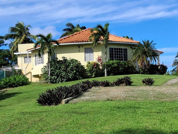 First image of 1 Free Hill Rd,roslyn Pen in Free Hill, St. Mary, Jamaica - property is For Sale