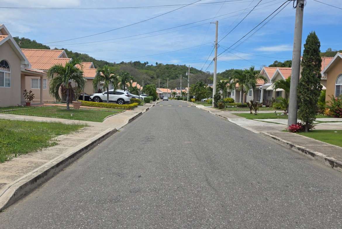 Second image of 67- Trivion Ring, Caymanas es in Caymanas, St. Catherine, Jamaica - property is For Rent