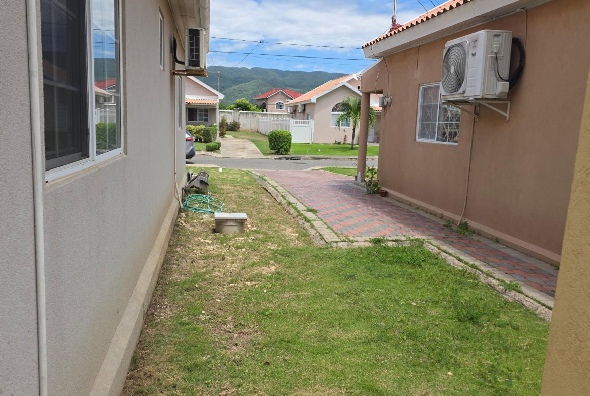 Fourteenth image of 67- Trivion Ring, Caymanas es in Caymanas, St. Catherine, Jamaica - property is For Rent