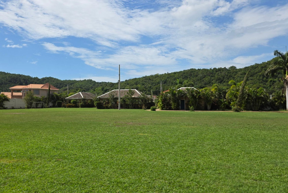 Twenty-Sixth image of 67- Trivion Ring, Caymanas es in Caymanas, St. Catherine, Jamaica - property is For Rent
