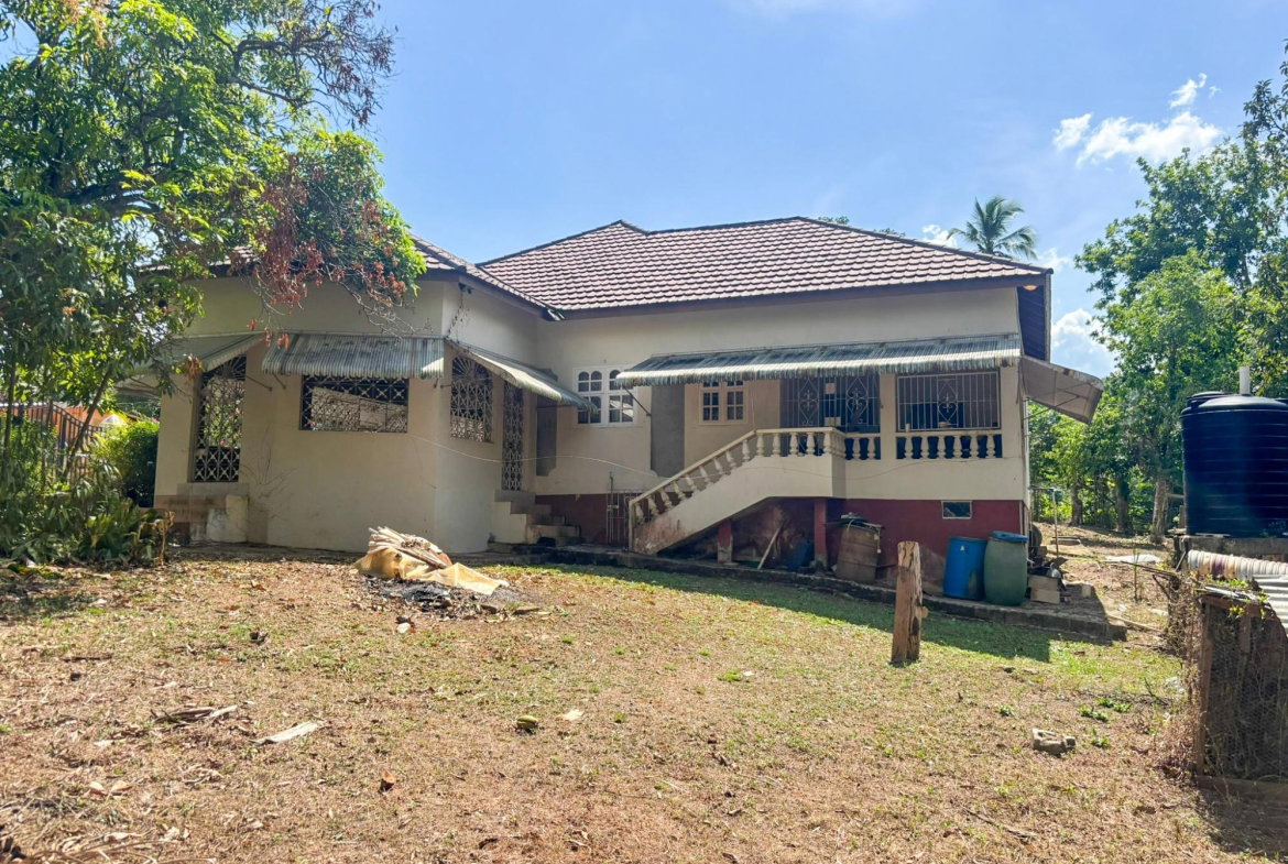 Thirteenth image of Ellis Street, Porus in Porus, Manchester, Jamaica - property is For Sale