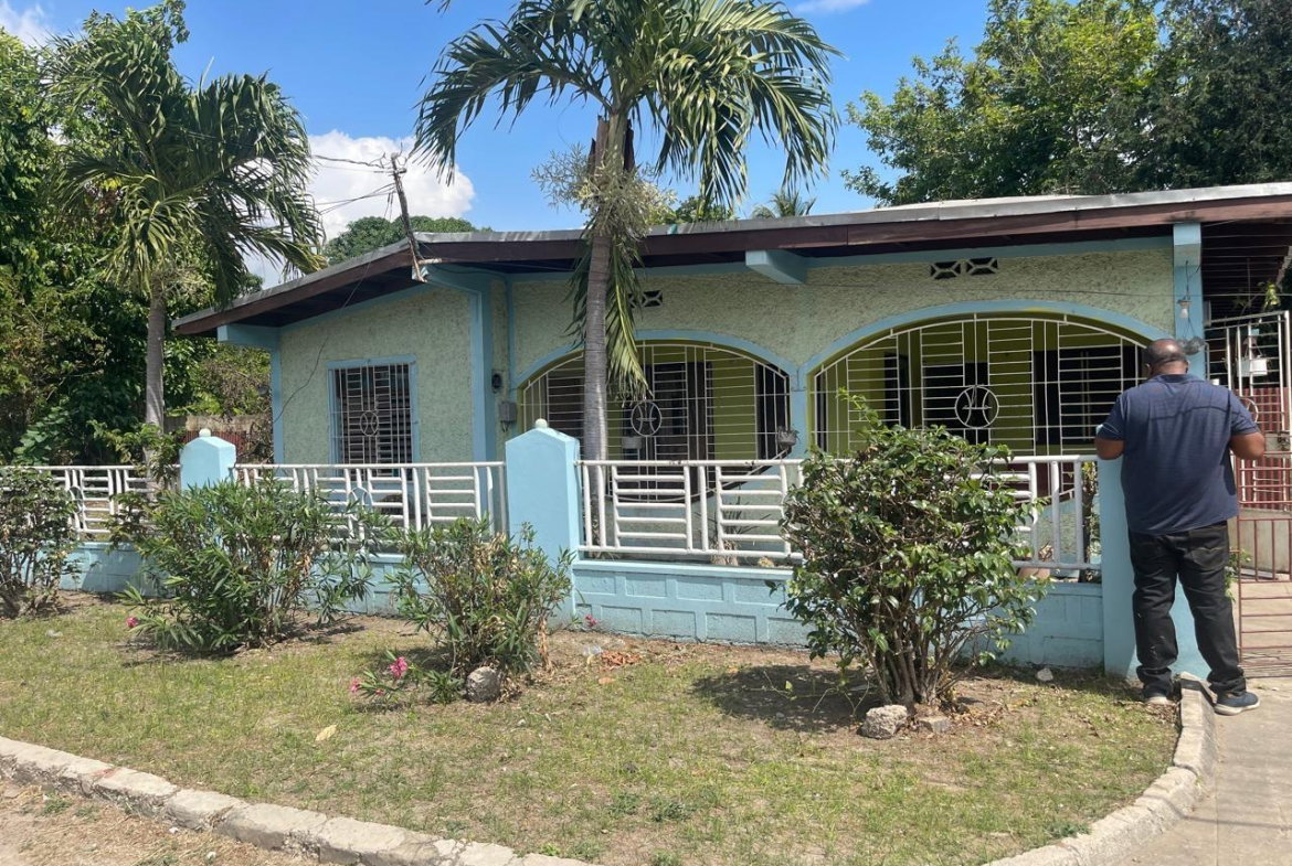Fourth image of 18 Kingsly Close in Spanish Town, St. Catherine, Jamaica - property is For Sale