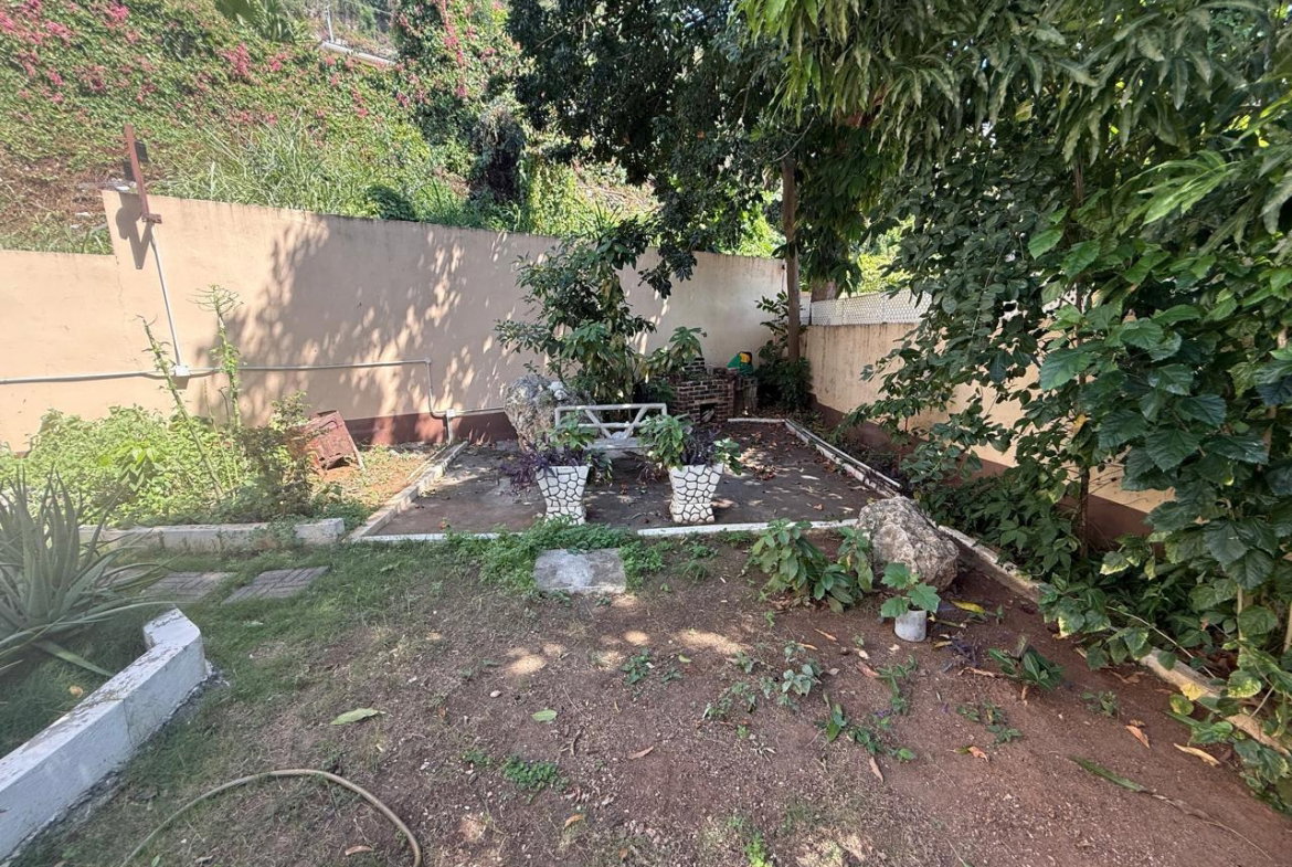 Sixth image of 2a Glenview Terr in Kingston 6, St. Andrew, Jamaica - property is For Sale