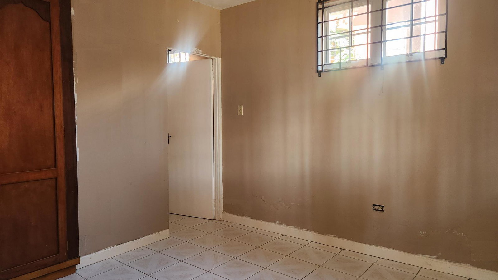 Charming-5-Bedroom-House-for-Sale-in-Plantation-Springs-St.-Andrew-Jamaica Fifteenth image of 4- Pinewood Drive in Kingston 19, St. Andrew, Jamaica - property is For Sale