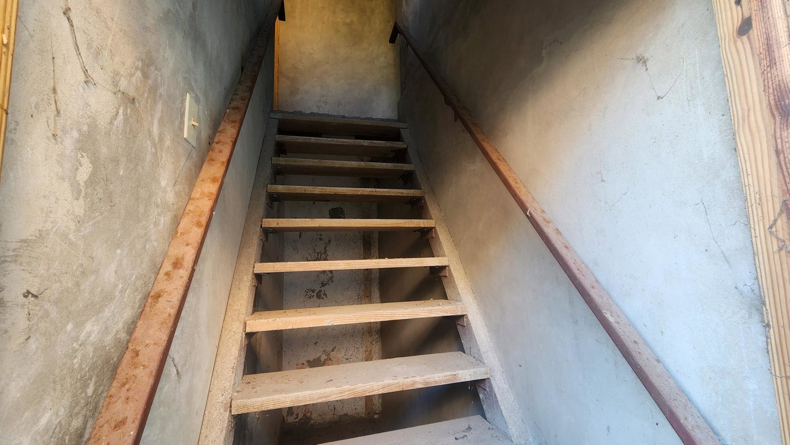 Charming-5-Bedroom-House-for-Sale-in-Plantation-Springs-St.-Andrew-Jamaica Twenty-Sixth image of 4- Pinewood Drive in Kingston 19, St. Andrew, Jamaica - property is For Sale