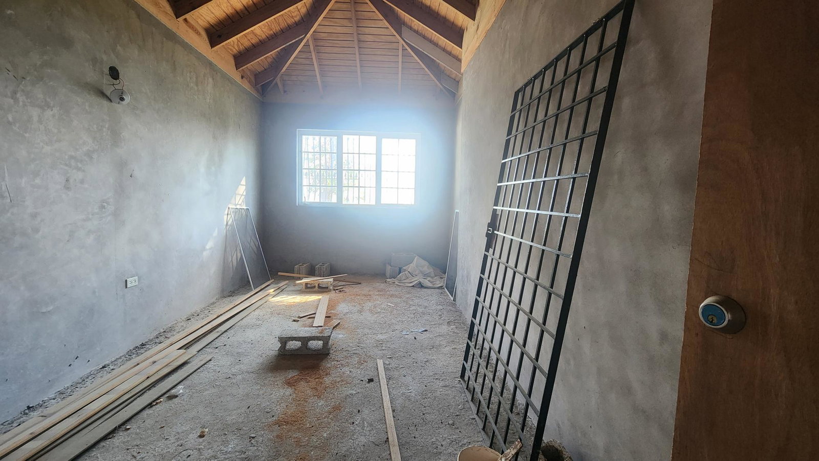 Charming-5-Bedroom-House-for-Sale-in-Plantation-Springs-St.-Andrew-Jamaica Twenty-Seventh image of 4- Pinewood Drive in Kingston 19, St. Andrew, Jamaica - property is For Sale