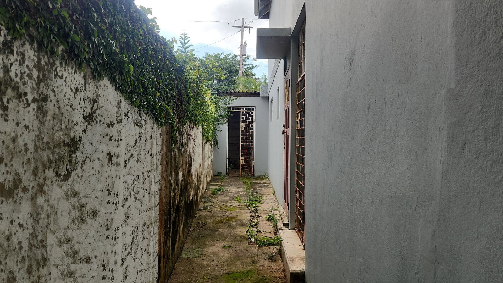 Charming-5-Bedroom-House-for-Sale-in-Plantation-Springs-St.-Andrew-Jamaica Thirtieth image of 4- Pinewood Drive in Kingston 19, St. Andrew, Jamaica - property is For Sale