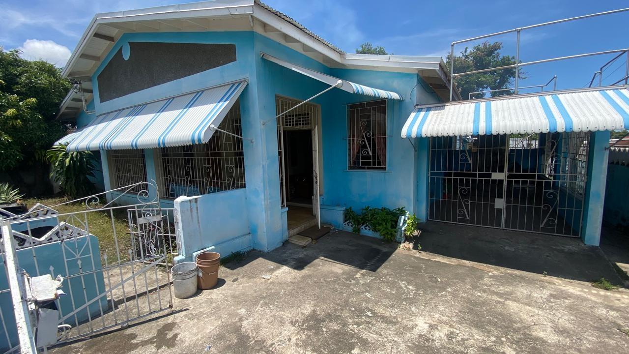 Charming-5-Bedroom-House-for-Sale-on-Upper-Mall-Road-Kingston-St.-Andrew Third image of 17 Upper Mall Road in Kingston 11, St. Andrew, Jamaica - property is For Sale