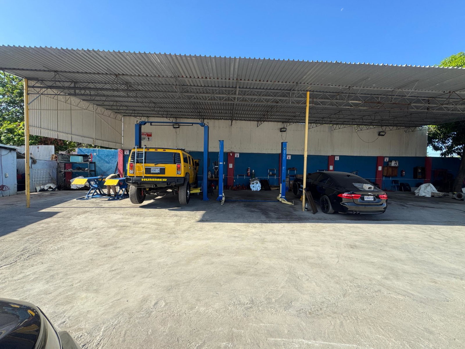 Commercial-Auto-Repair-Shop-for-Rent-in-Kingston-10-Jamaica-31-East-Road Second image of 31 East Road Kington 10 in Kingston 10, St. Andrew, Jamaica - property is For Rent