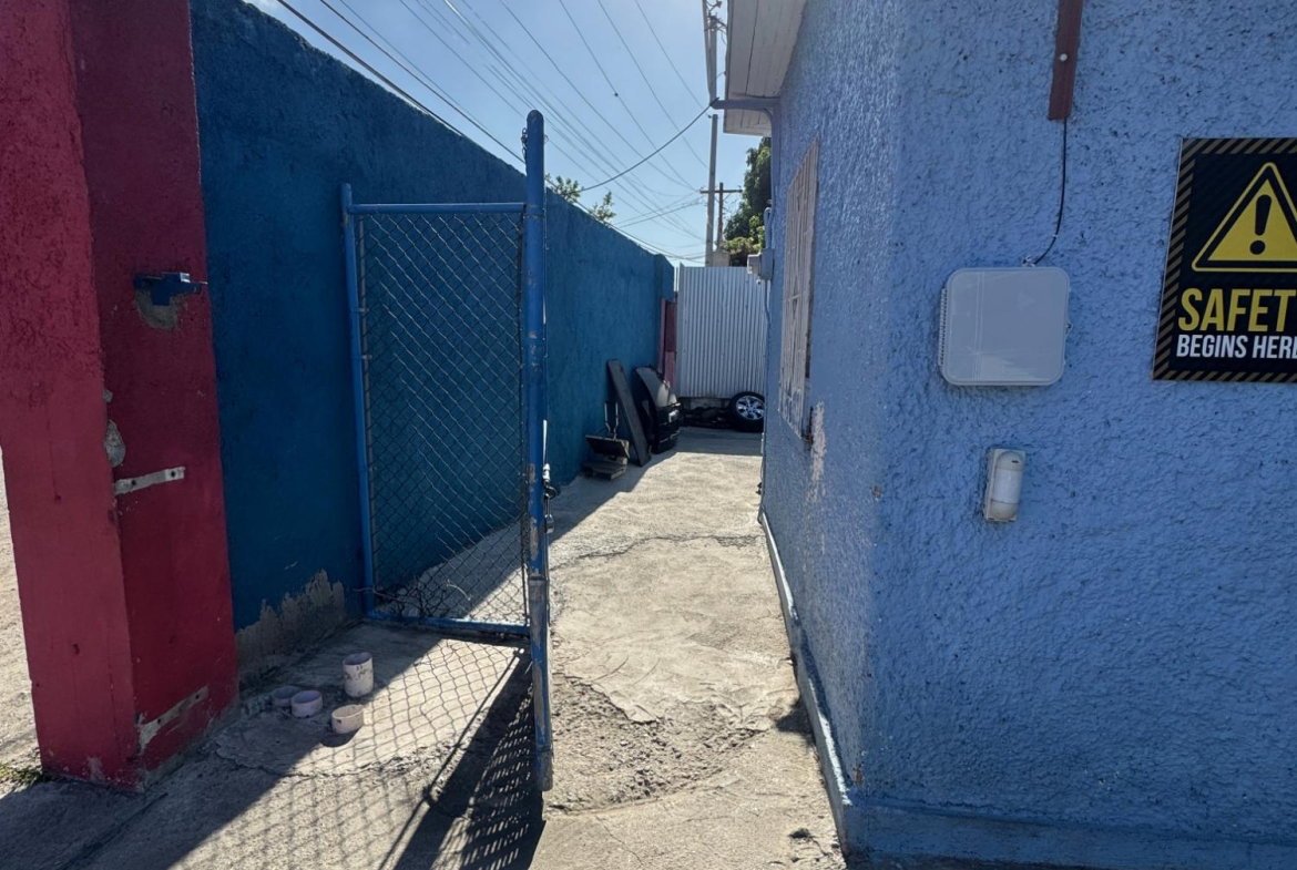 Fifth image of 31 East Road Kington 10 in Kingston 10, St. Andrew, Jamaica - property is For Rent