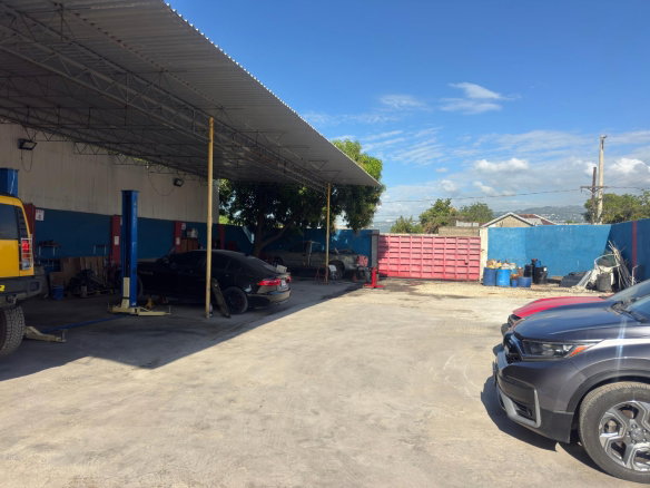First image of 31 East Road Kington 10 in Kingston 10, St. Andrew, Jamaica - property is For Rent