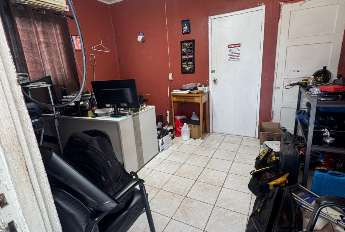 Eighth image of 31 East Road Kington 10 in Kingston 10, St. Andrew, Jamaica - property is For Rent