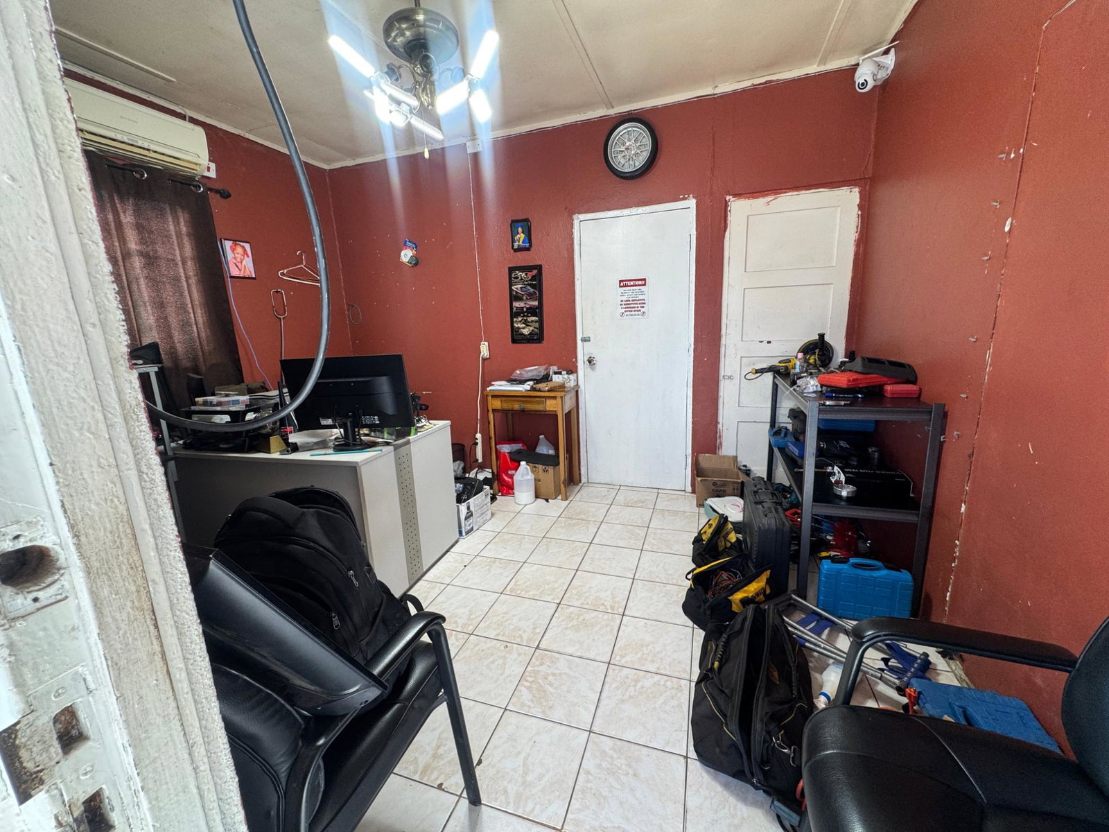 Commercial-Auto-Repair-Shop-for-Rent-in-Kingston-10-Jamaica-31-East-Road Ninth image of 31 East Road Kington 10 in Kingston 10, St. Andrew, Jamaica - property is For Rent