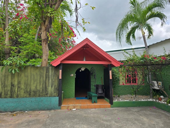 First image of 4b Hopefield Avenue in Kingston 6, St. Andrew, Jamaica - property is For Rent