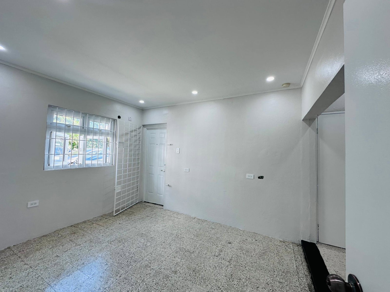 Eighth image of 3 South Ave in Kingston 5, St. Andrew, Jamaica - property is For Rent