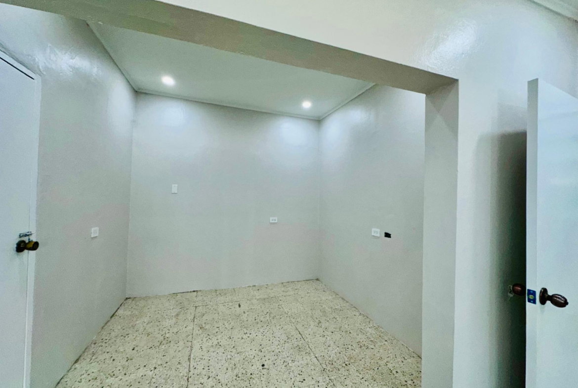 Ninth image of 3 South Ave in Kingston 5, St. Andrew, Jamaica - property is For Rent