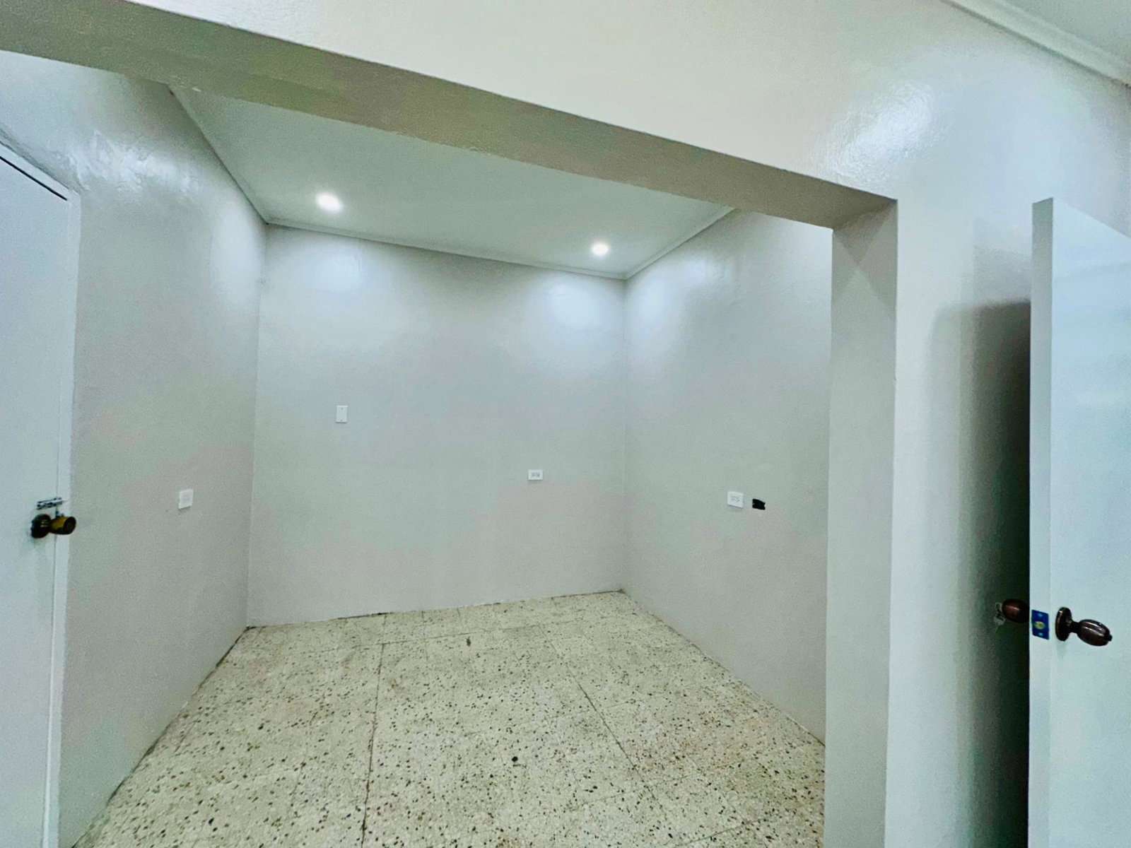 Ninth image of 3 South Ave in Kingston 5, St. Andrew, Jamaica - property is For Rent