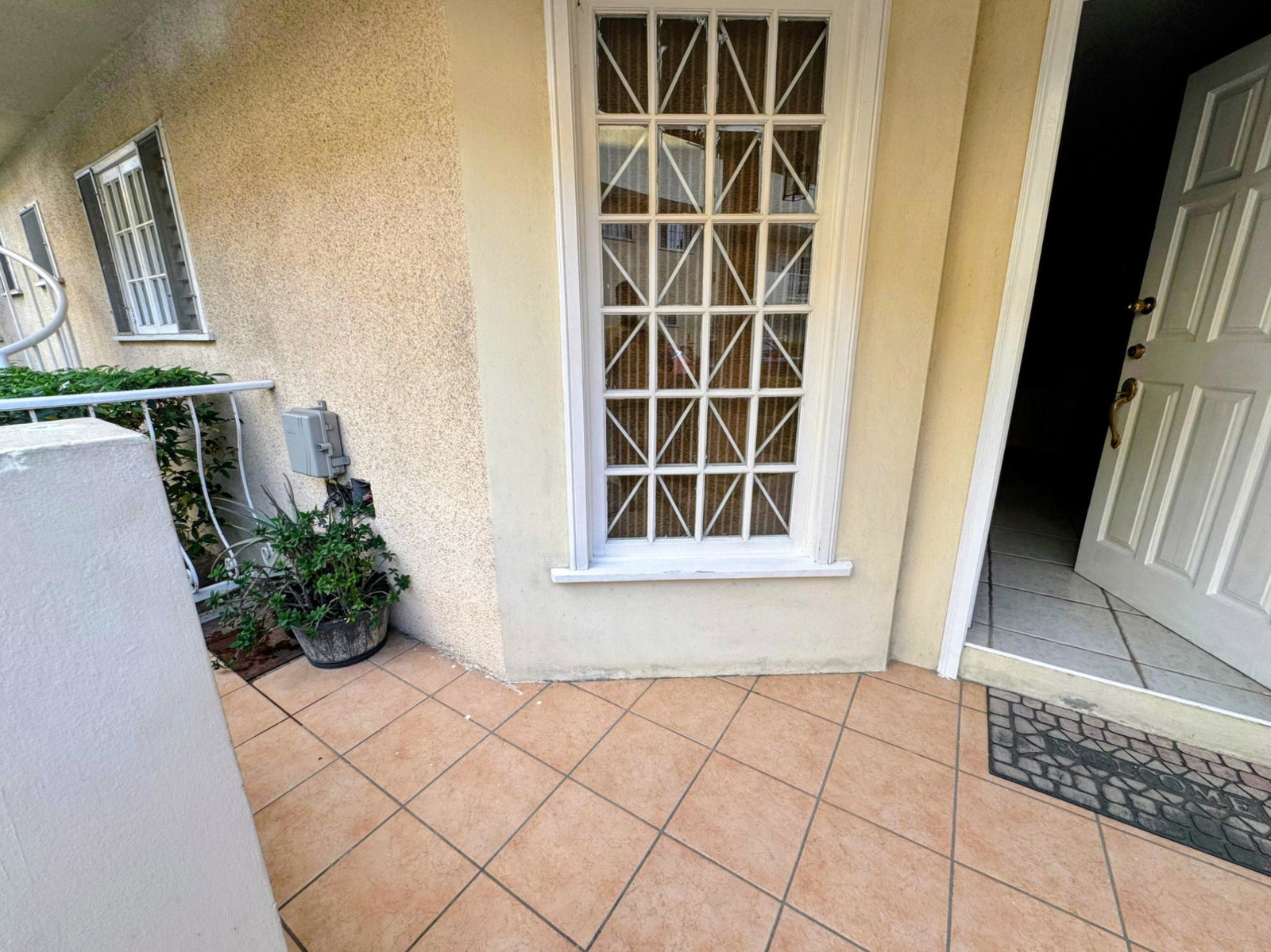 Cozy-1-Bedroom-Apartment-for-Rent-in-St.-Andrew-Jamaica-22-35b-Upper-Waterloo-Rd Ninth image of 22-35b Upper Waterloo Road in Kingston 8, St. Andrew, Jamaica - property is For Rent