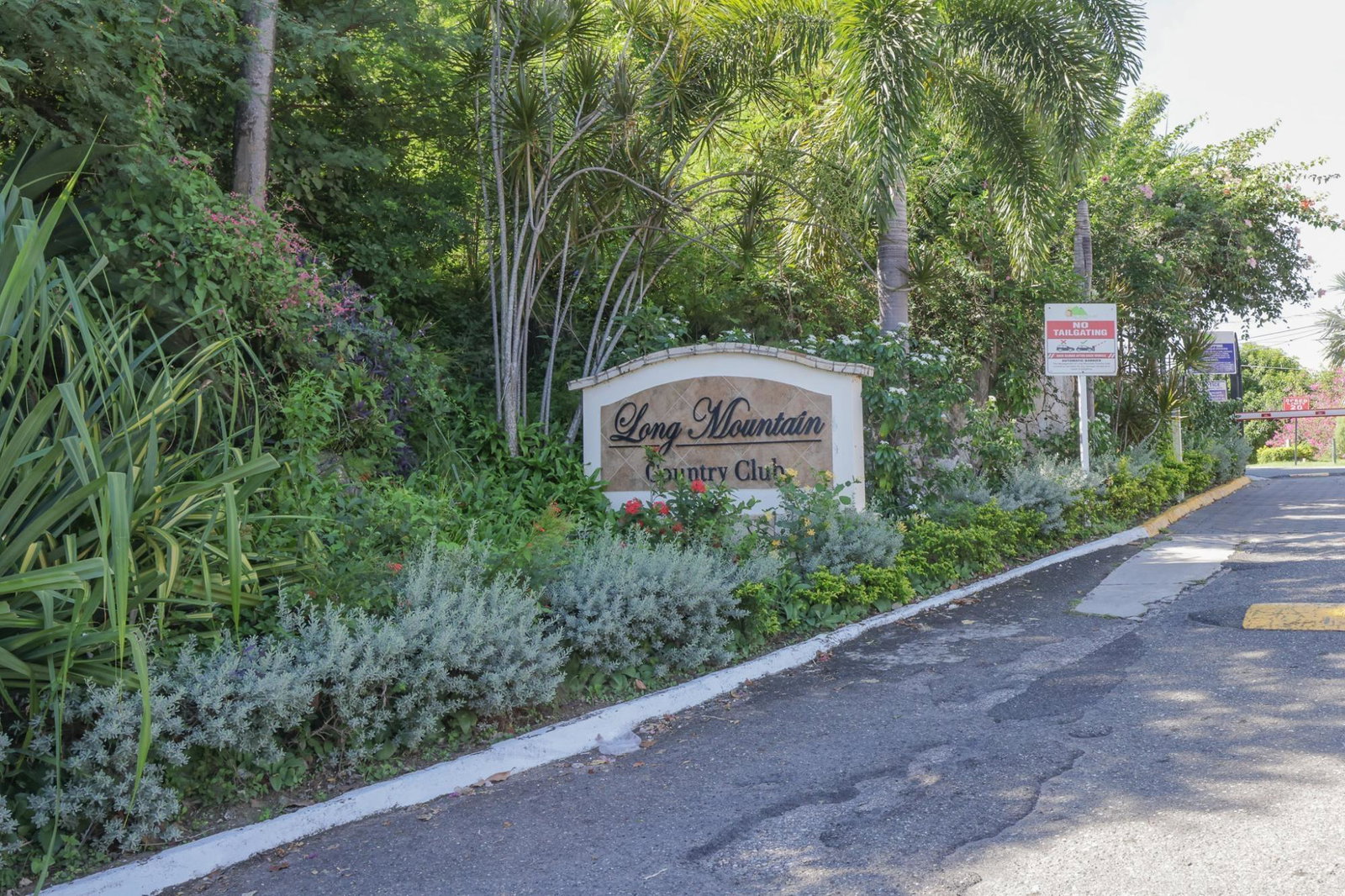 Elegant-3-Bedroom-Townhouse-for-Rent-in-Kingston-Jamaica-–-15-Tecoma-Mews Twelfth image of 15 Tecoma Mews in Kingston 6, St. Andrew, Jamaica - property is For Rent