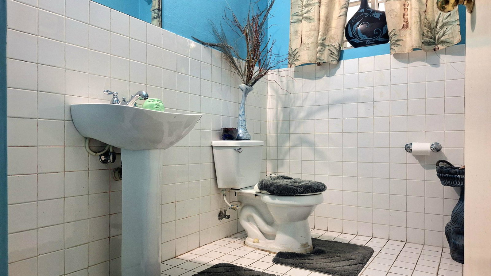 Elegant-4-Bedroom-Townhouse-for-Sale-in-Gated-Palm-Valley-Stony-Hill-St.-Andrew Nineteenth image of 3- Palm Valley in Kingston 9, St. Andrew, Jamaica - property is For Sale