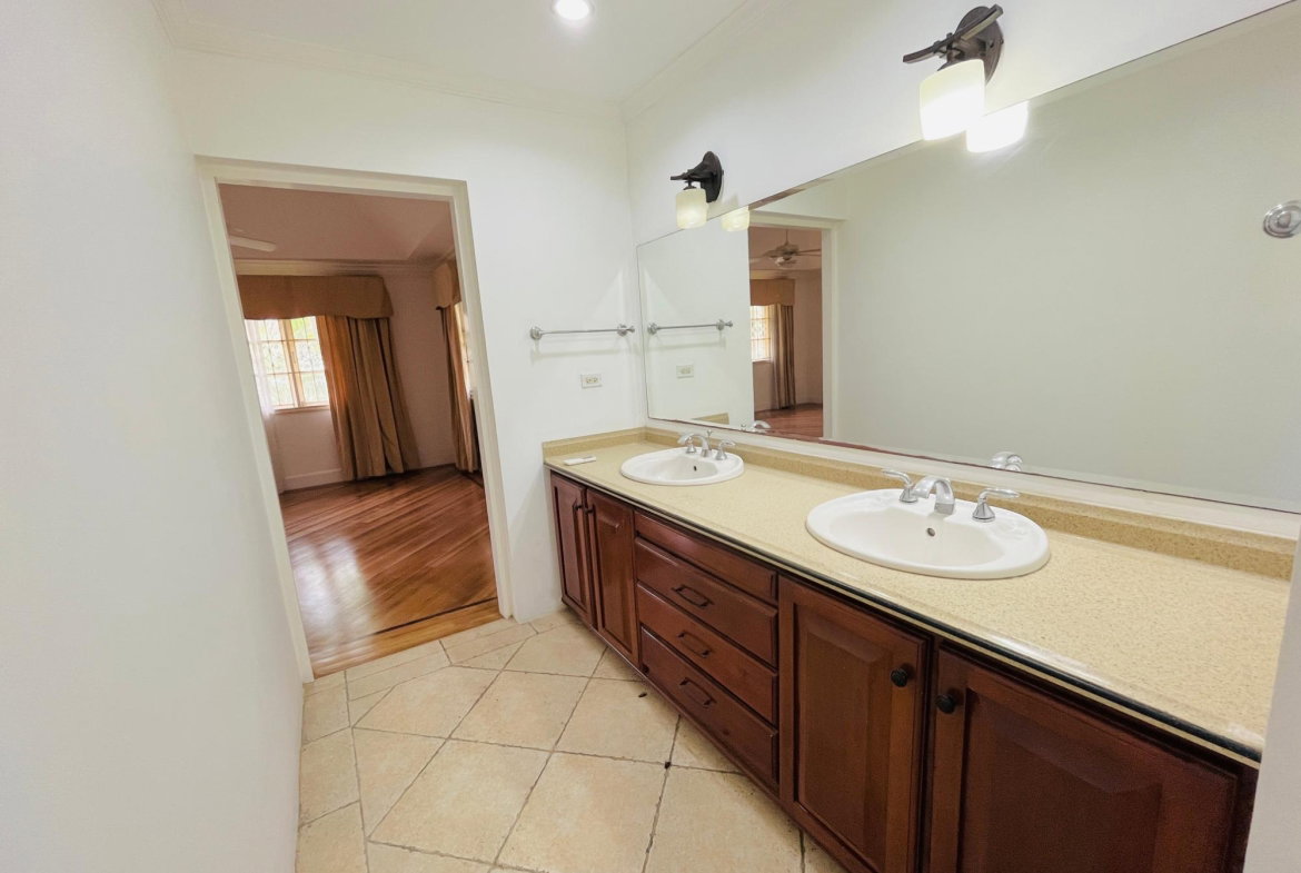 Thirteenth image of 3 Hopfield Avenue in Kingston 6, St. Andrew, Jamaica - property is For Rent