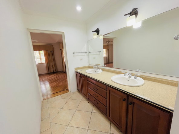 Thirteenth image of 3 Hopfield Avenue in Kingston 6, St. Andrew, Jamaica - property is For Rent