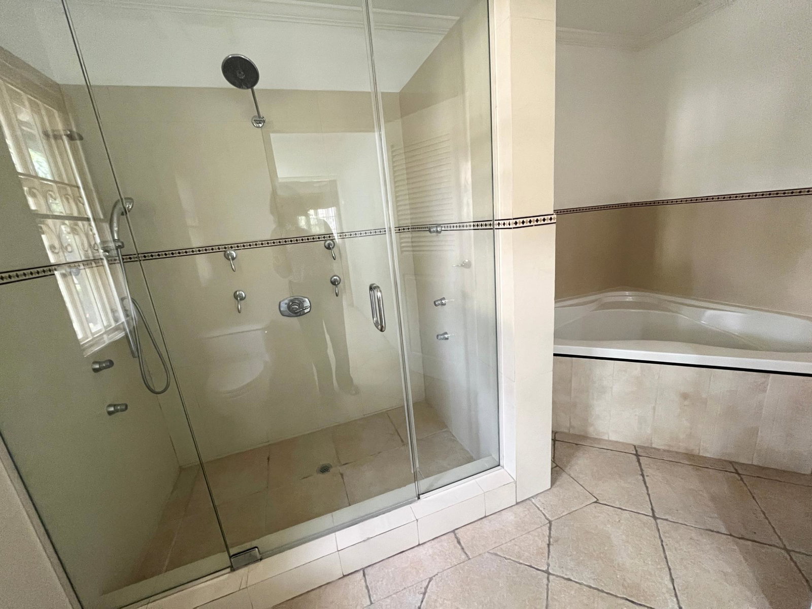 Fourteenth image of 3 Hopfield Avenue in Kingston 6, St. Andrew, Jamaica - property is For Rent