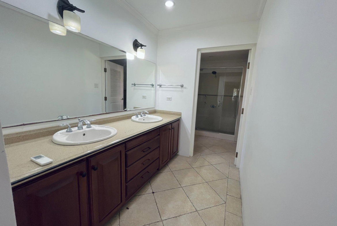 Fifteenth image of 3 Hopfield Avenue in Kingston 6, St. Andrew, Jamaica - property is For Rent