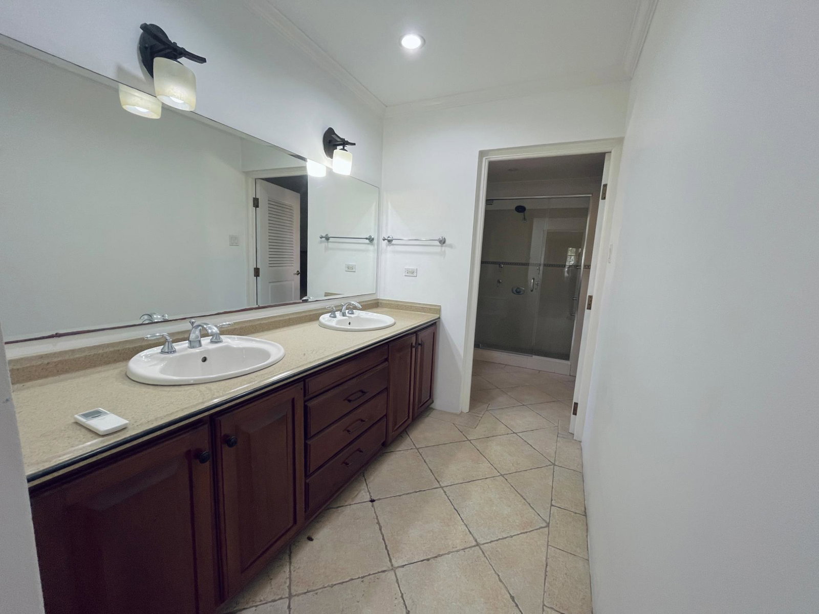 Fifteenth image of 3 Hopfield Avenue in Kingston 6, St. Andrew, Jamaica - property is For Rent